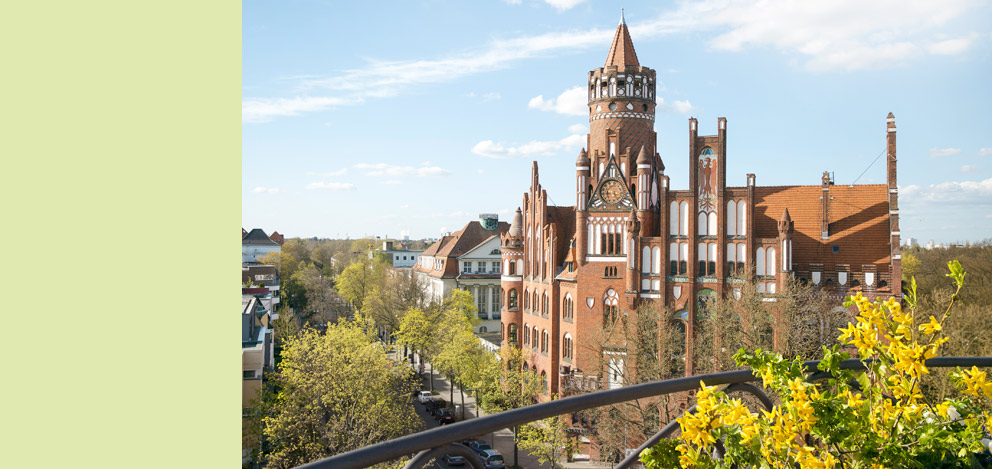 Rathaus-Schmargendorf-fruehling