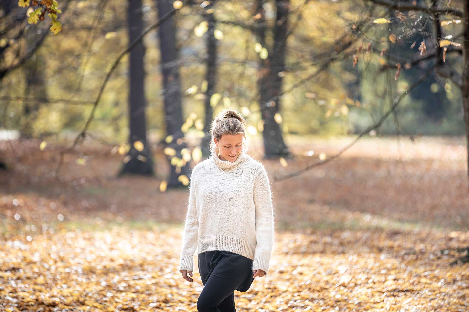 portraitfotografie-herbstportrait-werbefotografie-commercial-strick-maschenfein